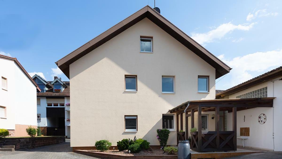 Gaestezimmer - Ferienwohnung 1 - Brauhaus Duerr Dorfprozelten Exterior photo